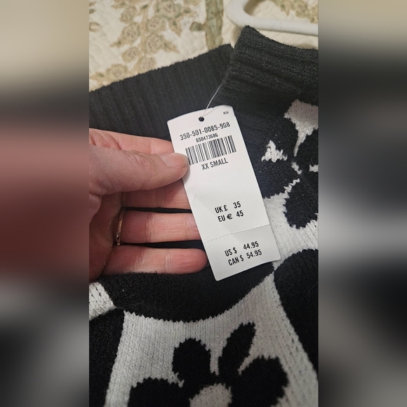 HOLLISTER Check and Floral PatternSweater in Black White. Size XXS NWT - Picture 7 of 8